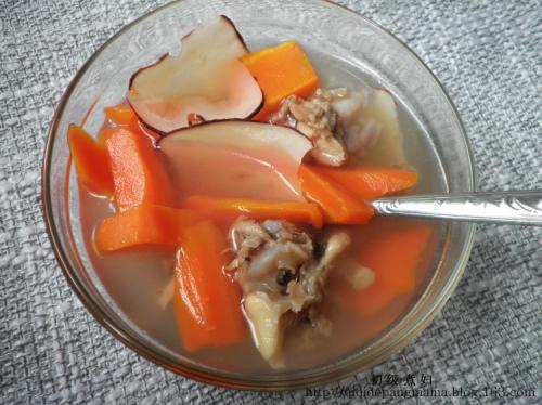 海底椰甘笋鸡骨汤的做法