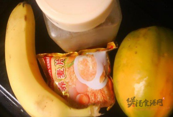 香蕉蜂蜜麦片粥的做法