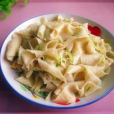 麻酱辣子油拌凉面的做法 麻酱辣子油拌凉面的做法