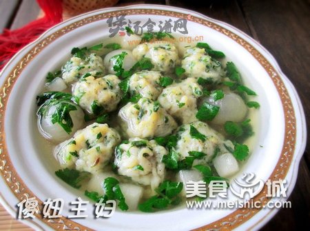 冬季养身的桂圆鱼丸汤的做法