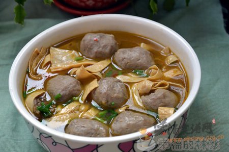 牛肉丸子腐衣汤的做法