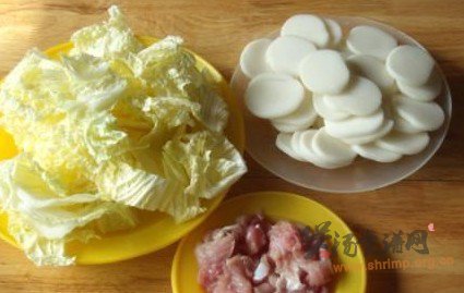 大白菜肉片年糕汤的做法