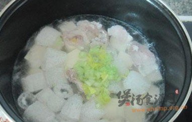 竹笙豆腐汤的做法