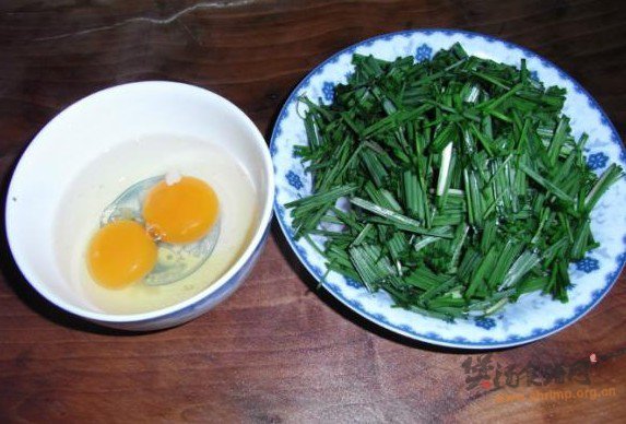 小蒜鸡蛋洋葱粥的做法