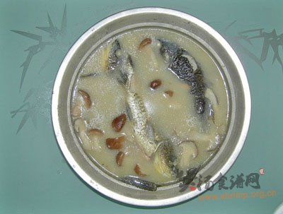 家常炖鲫鱼汤的做法