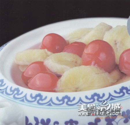 香蕉圣女果糖水的做法