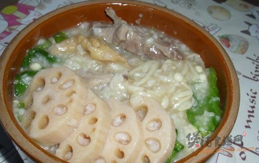 鸭肉莲藕粥的做法