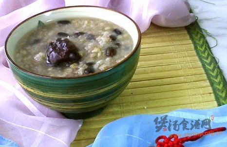 黑豆小麦粥的做法