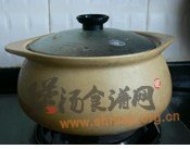 杏仁瘦肉蜜枣煲的做法