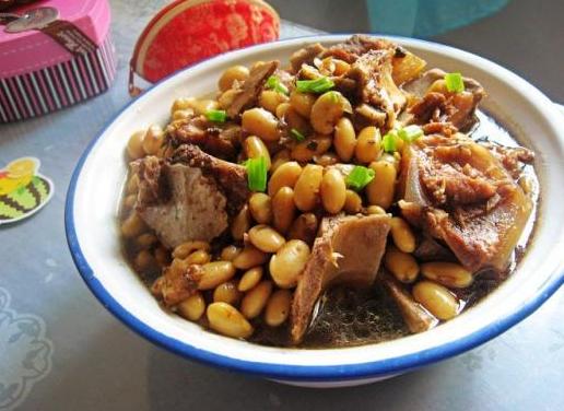 黄豆炖琵琶骨的做法