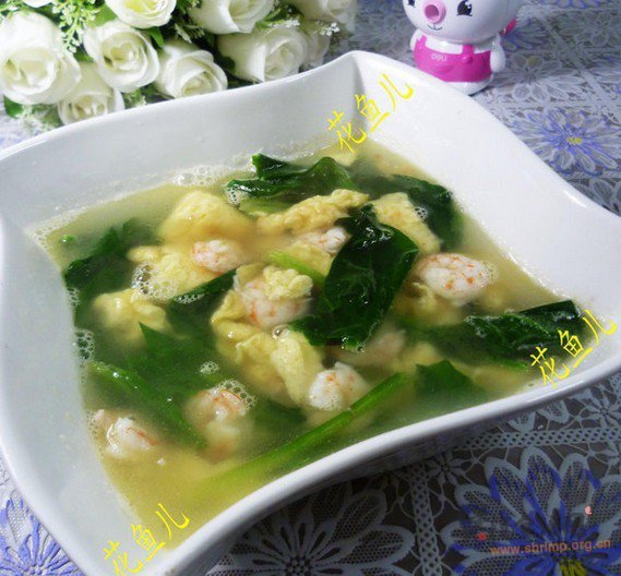 炒鸡蛋虾仁菠菜汤的做法