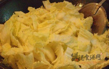 大白菜肉片年糕汤的做法