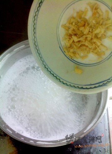干贝鱼肉粥的做法