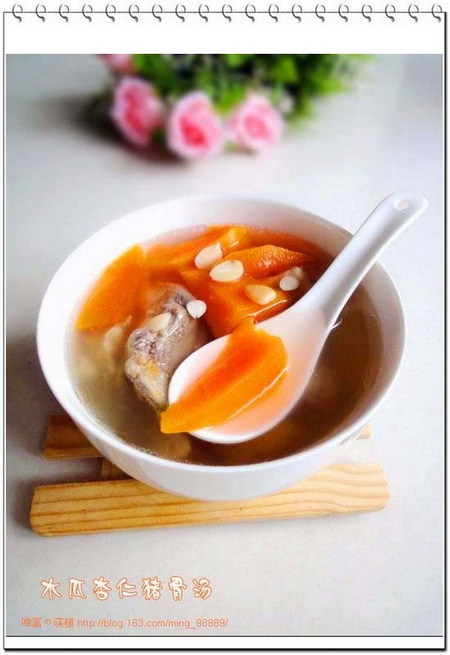 木瓜杏仁煲猪骨的做法
