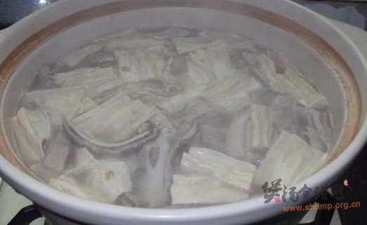 白果支竹胡椒煲猪肚的做法