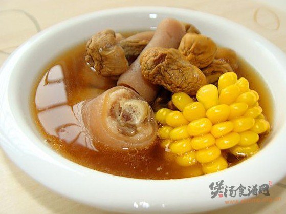 猪尾炖巴西菇的做法