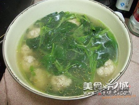 氽肉丸子菠菜汤的做法