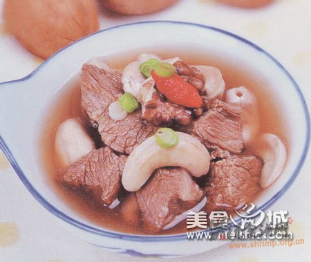 腰果核桃牛肉汤的做法
