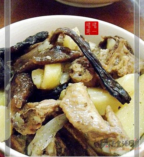 榛蘑土豆炖小鸡的做法