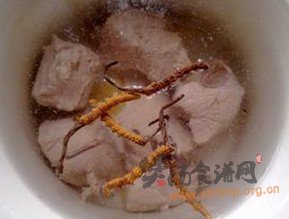 虫草排骨汤的做法