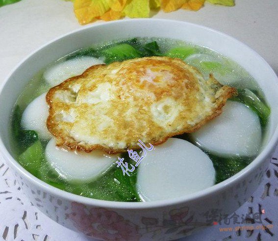 煎鸡蛋青菜年糕汤的做法
