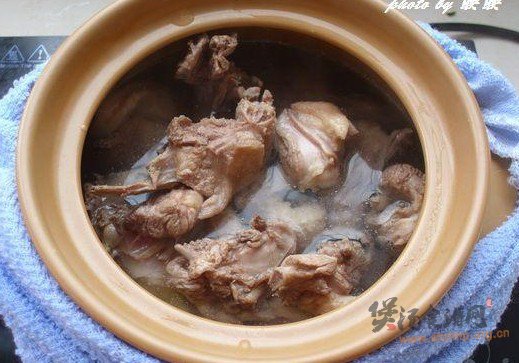 红枣虫草花煲鸭汤的做法
