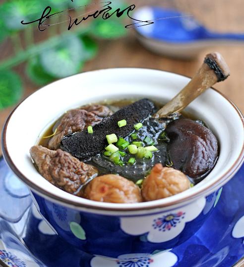 杂菌无花果炖乌鸡的做法