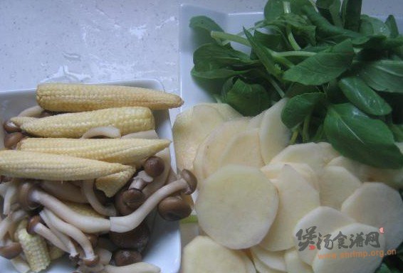 鸡毛菜土豆菌菇汤的做法