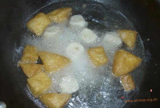 油豆腐鱼丸汤的做法