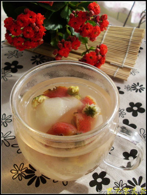 雪梨山楂菊花茶的做法