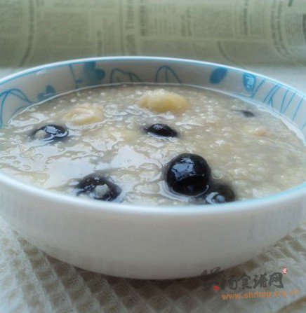小米黑豆莲子粥的做法