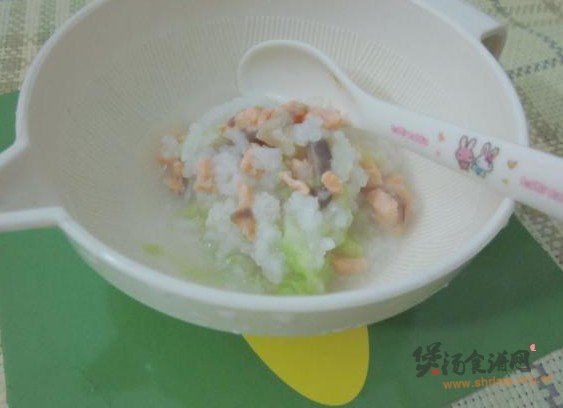 菜丝三文鱼粥的做法