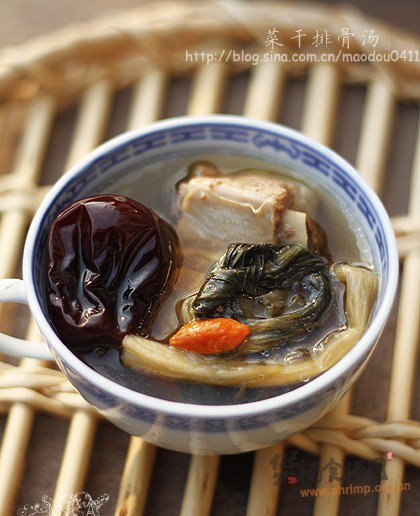 菜干排骨汤的做法