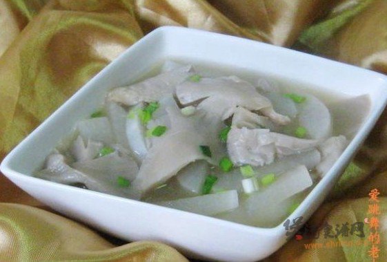 平菇萝卜汤的做法