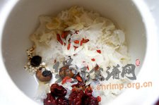 八宝银耳羹的做法