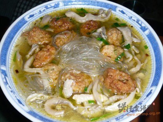 薯粉平菇胡萝卜肉丸汤的做法