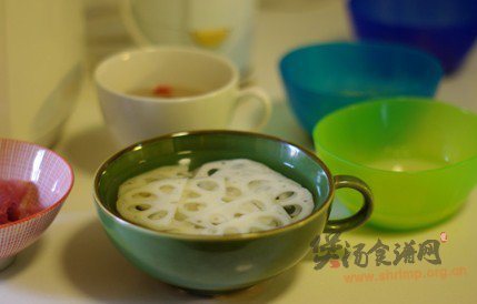 莲藕瘦肉麦片粥的做法