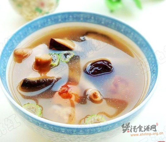栗子红枣煲凤爪的做法
