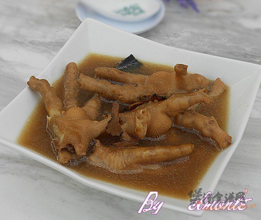 药膳鸡爪黄豆汤的做法