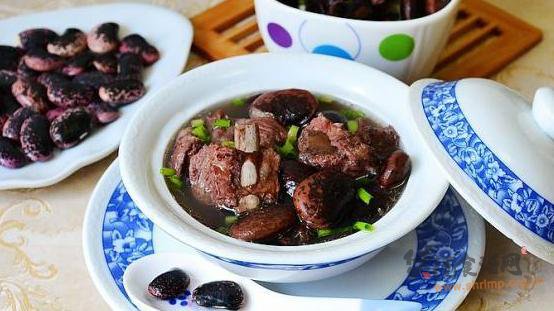 花腰豆炖排骨的做法