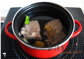 三七蜜枣牛肉汤的做法