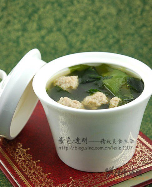 裙带菜汆丸子汤的做法