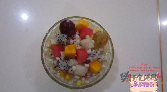 五彩斑斓果肉薏米粥的做法
