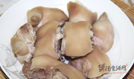 玉米黄豆煲猪脚的做法