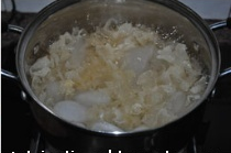 椰汁银耳海底椰的做法