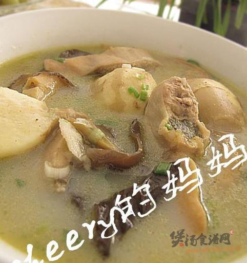 茨菇木耳炖河蚌的做法