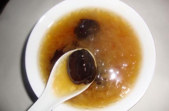 冰糖红枣银耳羹的做法