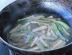 红薯汤粉丝瓜煲的做法