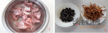 金针菜木耳骨汤的做法