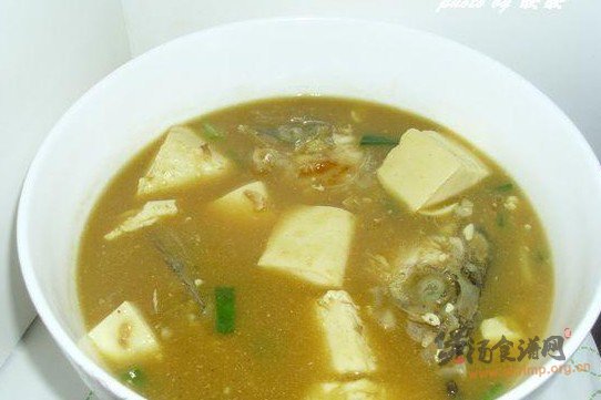咖喱鱼头豆腐汤的做法